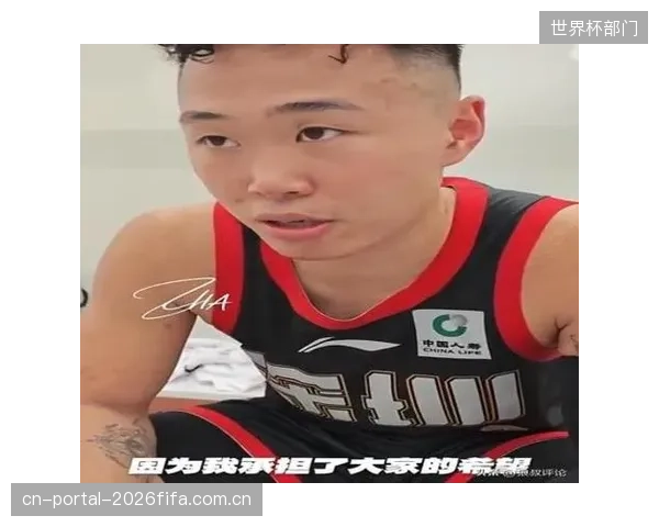 贺希宁在季后赛关键战末节接管比赛，展现其MVP级别球员价值。